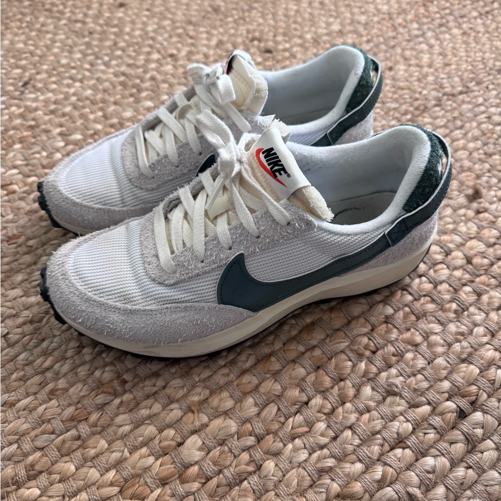 Vintage Nike White Sneakers